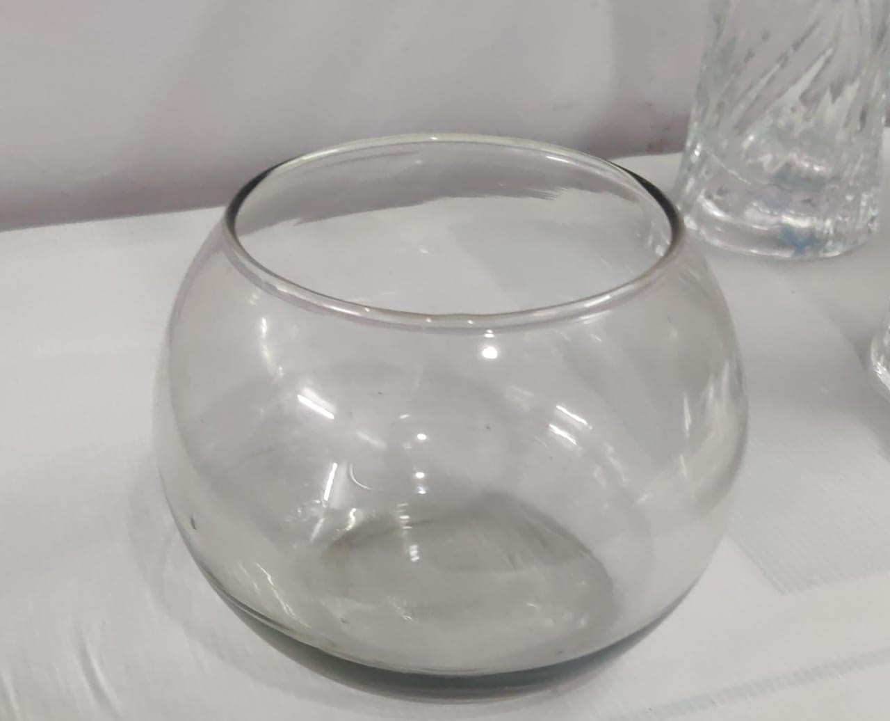 Round doom shape vase